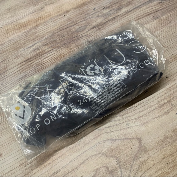 NWT Embellished Ruched Bodycon Dress - Picture 11 of 13